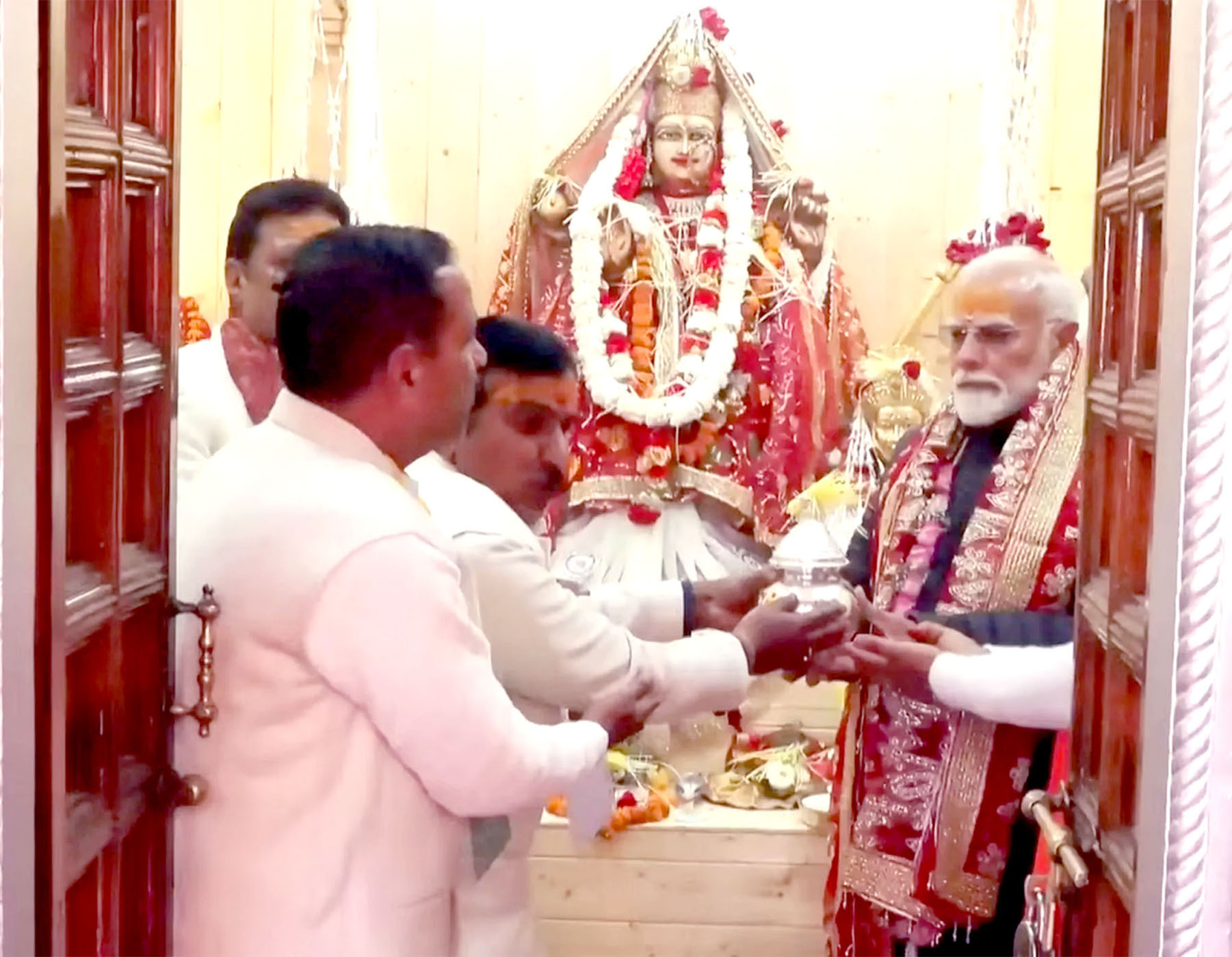 Modi worships Goddess Ganga at Mukhwa Temple in Uttarakhand